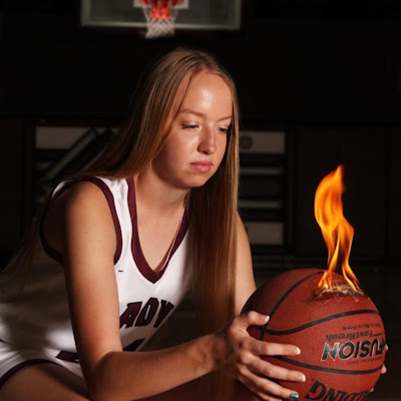 Meet your Posher, Aspen - Picture 1 of 1